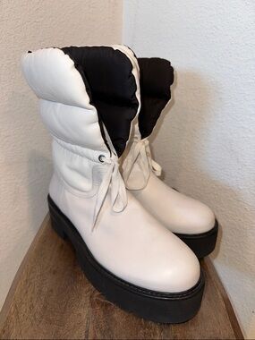 NIB Stuart Weitzman Tyler Quilted Panelled Leather Boots White/Black Size 9